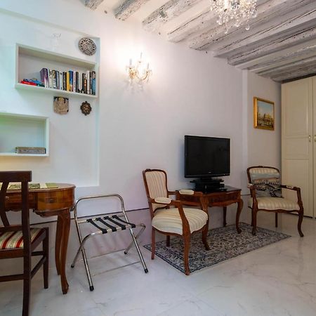 Loving In Venice, 5 Stars Esterno foto