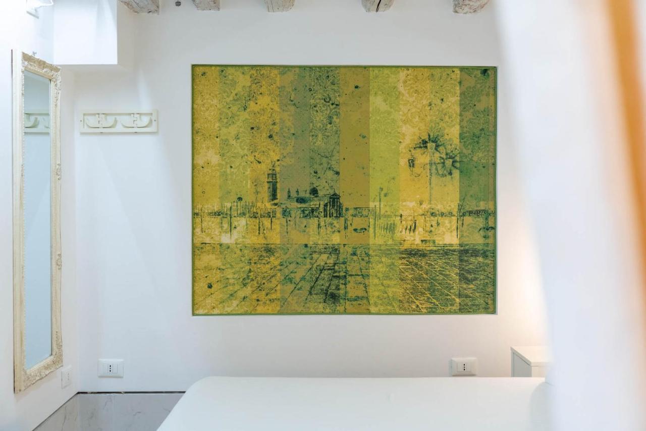 Loving In Venice, 5 Stars Esterno foto
