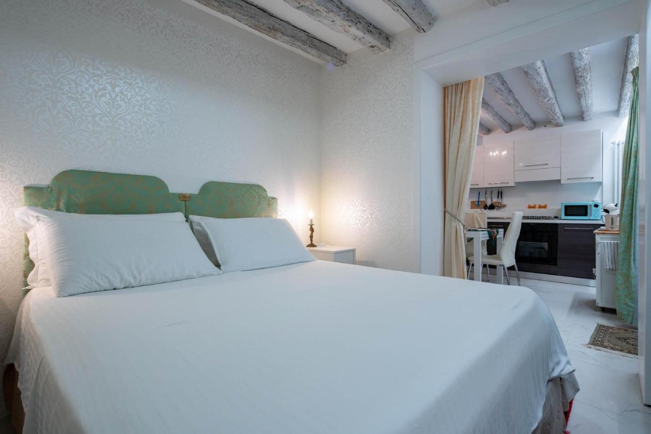 Loving In Venice, 5 Stars Esterno foto