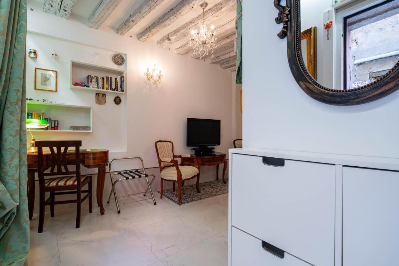Loving In Venice, 5 Stars Esterno foto