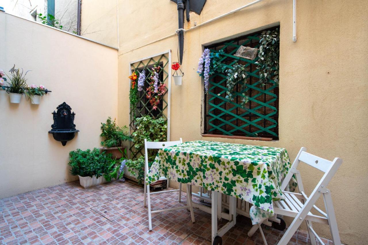 Loving In Venice, 5 Stars Esterno foto