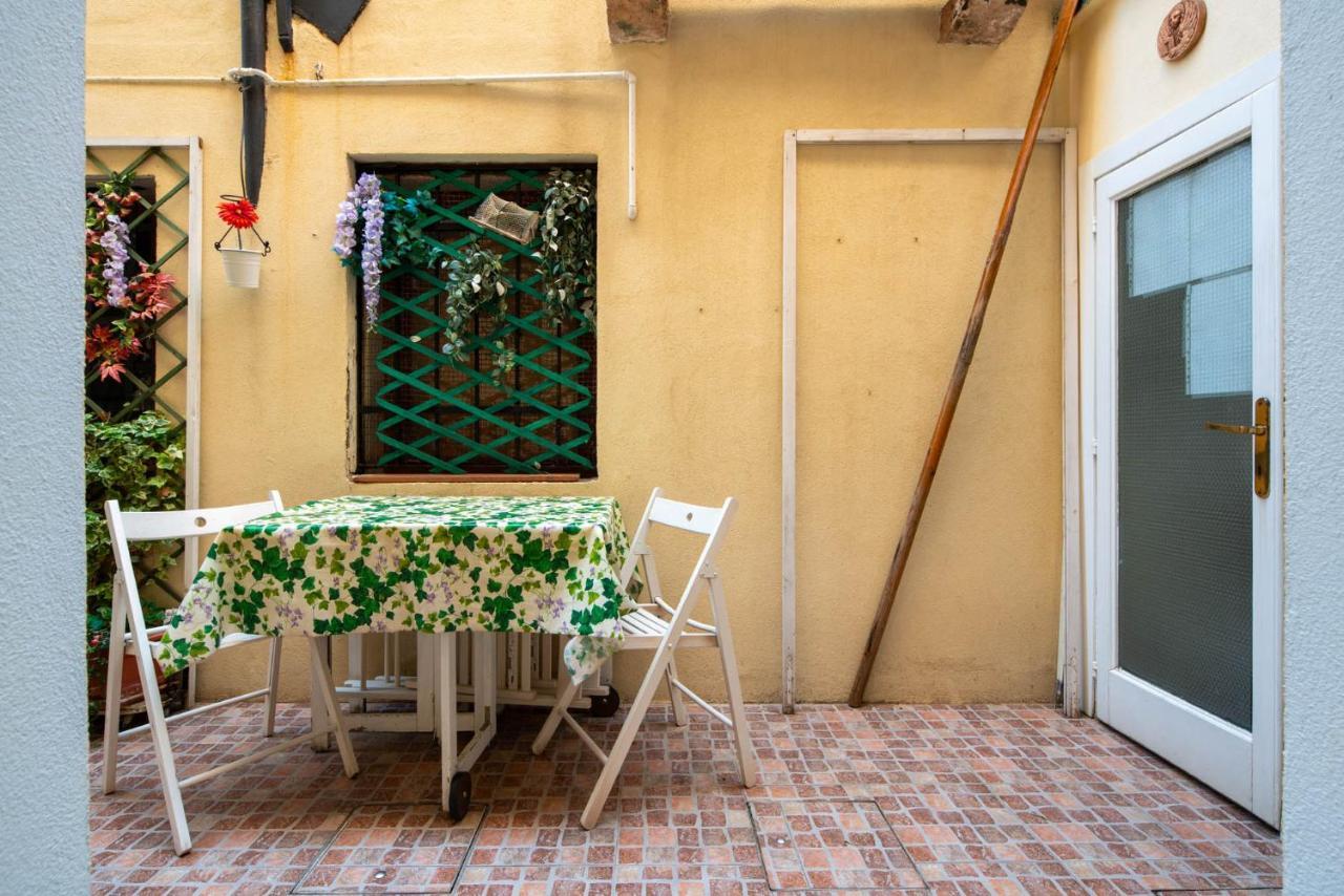 Loving In Venice, 5 Stars Esterno foto